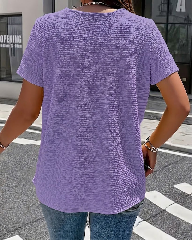 Peter Pan Collar T-Shirt with Three Buttons