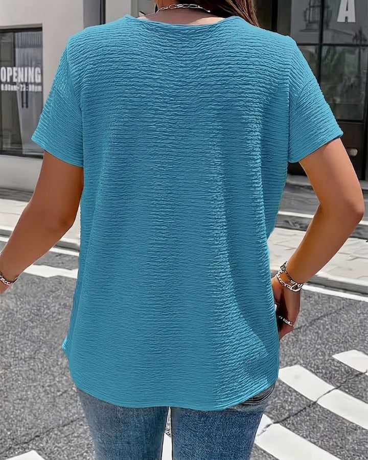 Peter Pan Collar T-Shirt with Three Buttons