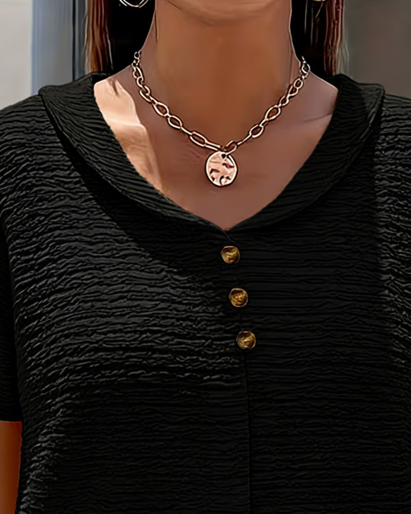 Peter Pan Collar T-Shirt with Three Buttons